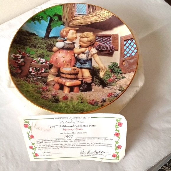 Danbury Mint Hummel "Squeaky Clean" Little Companions Porcelain Plate 1990 Gold - Picture 1 of 8